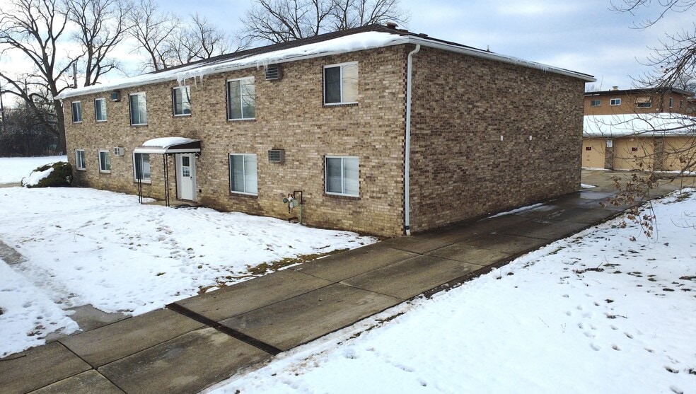 More Photos Of 5790 Lee Rd S, Maple Heights Multifamily For Sale