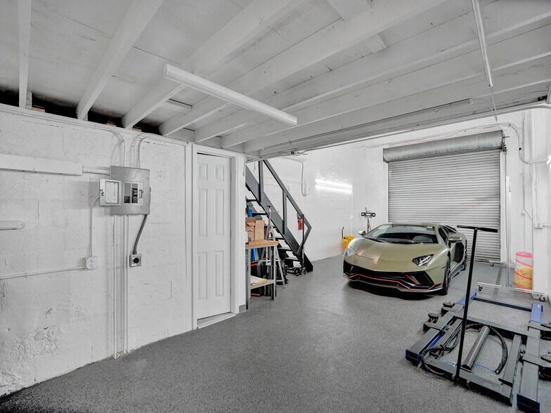 More Photos Of 15-21 NW 9th Ave, Fort Lauderdale Warehouse For Sale