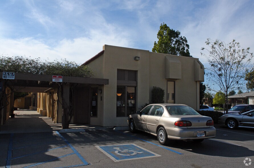 More Photos Of 1516 Main St, Ramona Medical For Lease