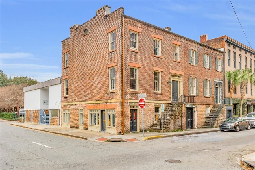 Primary Photo Of 25 E York St, Savannah Storefront Retail Office For Sale