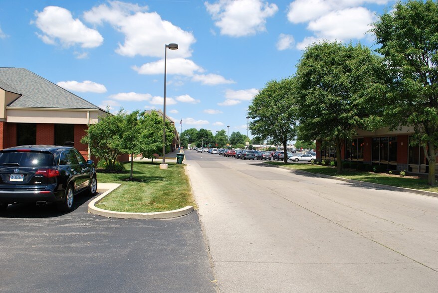 More Photos Of 3010 W White River Blvd, Muncie Office For Lease