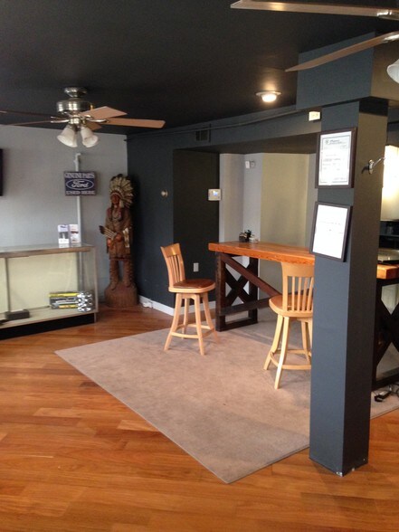 More Photos Of 7953 Wornall Rd, Kansas City Auto Repair For Sale