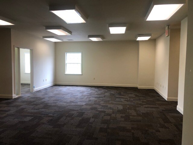 More Photos Of 351 Sparta Ave, Sparta Office For Lease