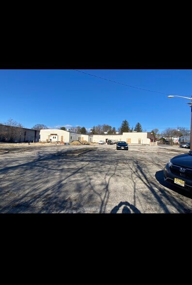 More Photos Of 60 E Gloucester Pike, Barrington Warehouse For Lease