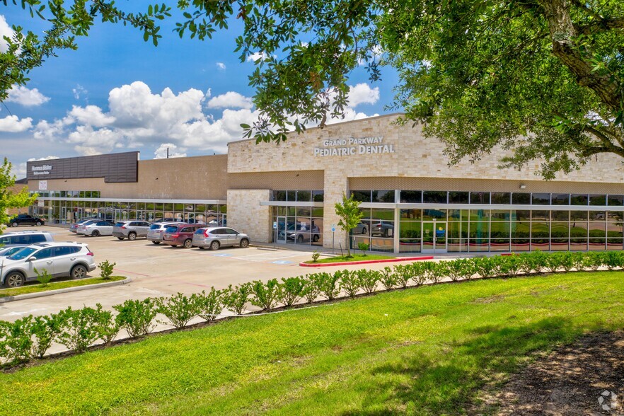 More Photos Of 7910 W Grand Parkway S, Richmond Storefront Retail Office For Lease