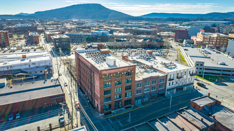 Primary Photo Of 232 E 11th St, Chattanooga Medical For Lease