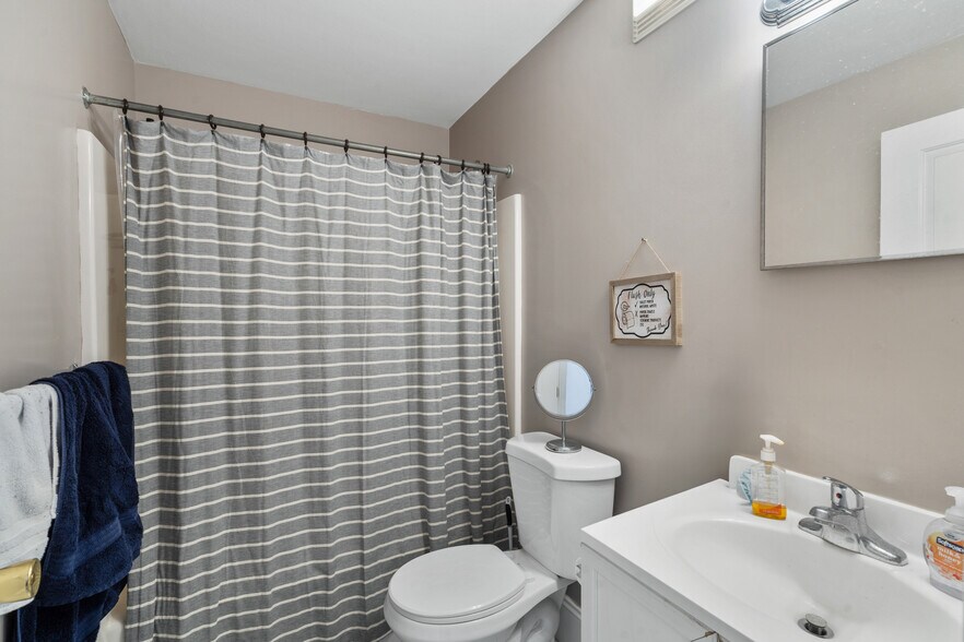 More Photos Of 317 W Fayette St, Syracuse Storefront Retail Office For Sale