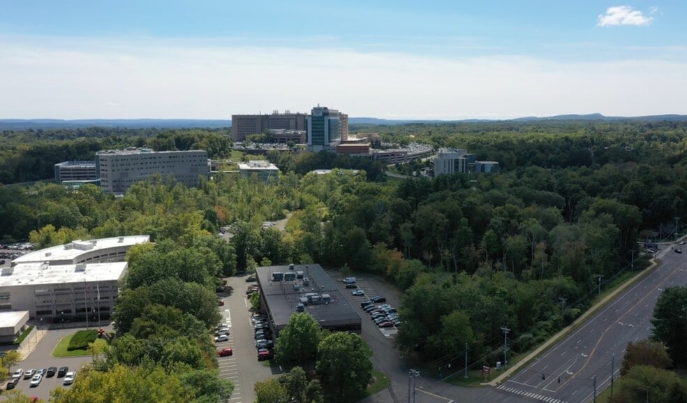 More Photos Of 231 Farmington Ave, Farmington Medical For Sale