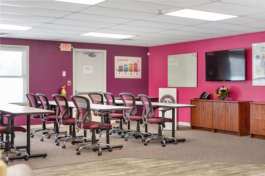 More Photos Of 5758 Cooley Lake Rd, Waterford Daycare Center For Sale