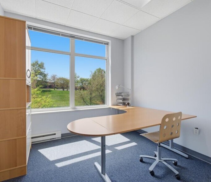 More Photos Of 21351 Gentry Dr, Sterling Office For Sale