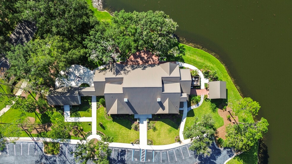 More Photos Of 8709 Hunters Green Dr, Tampa Office For Lease