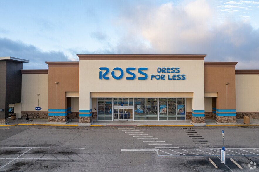 More Photos Of 145 E Semoran Blvd, Casselberry Unknown For Lease