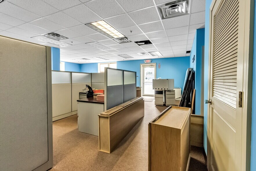 More Photos Of 2-85 Bristol Ln, Ellicottville General Retail For Lease