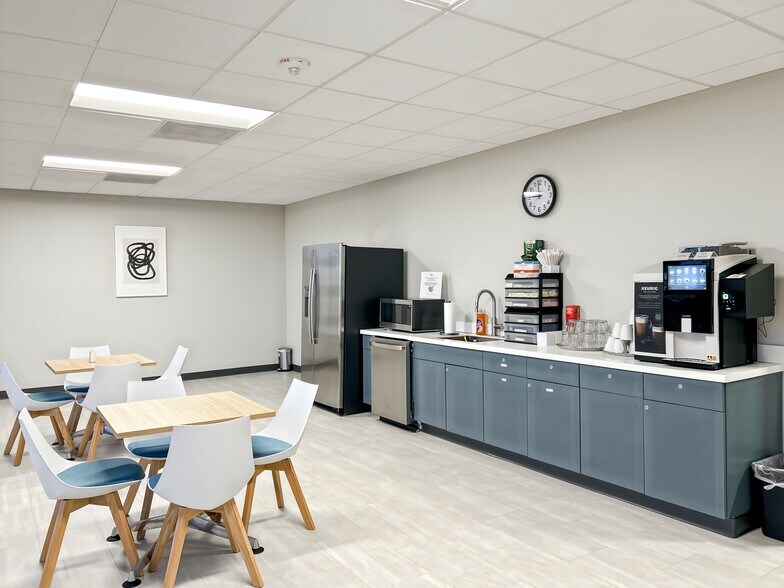 More Photos Of 2536 Countryside Blvd, Clearwater Coworking Space