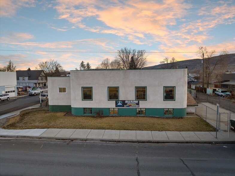 More Photos Of 2100 7th St, Baker City Specialty For Sale