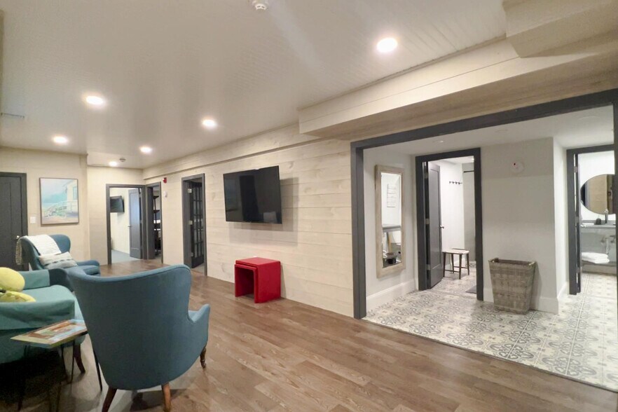 More Photos Of 156 Teaticket Hwy, Falmouth Freestanding For Sale