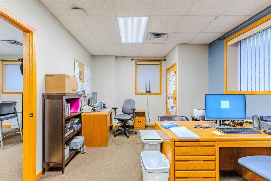 More Photos Of 215 Market St, Lake Park Office For Sale