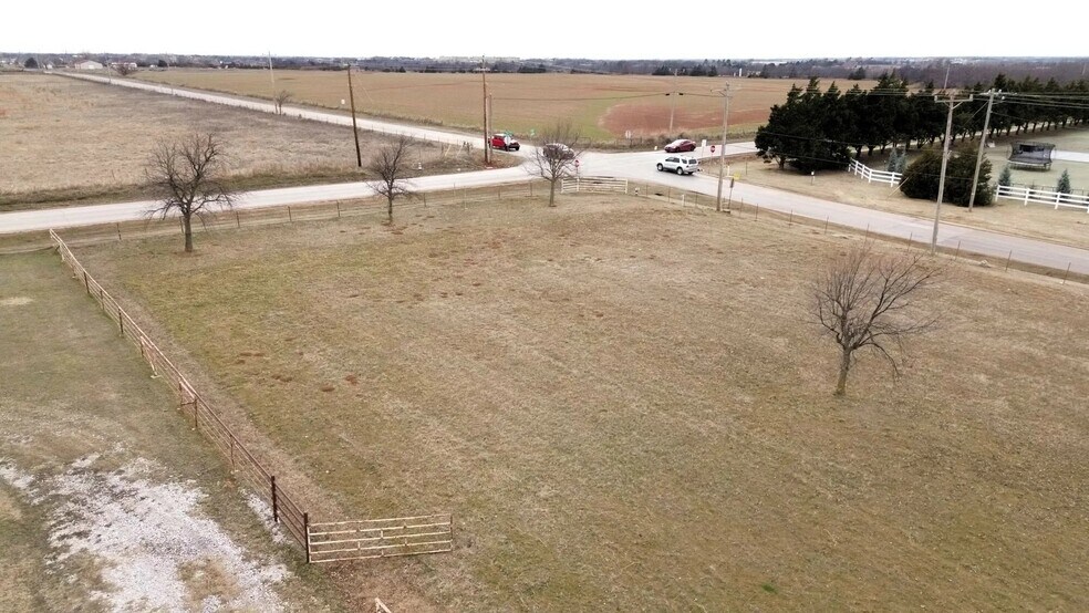 More Photos Of 5001 W Waterloo Rd, Edmond Land For Lease