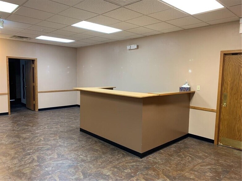 More Photos Of 12 W Marshall St, Rice Lake Loft Creative Space For Lease