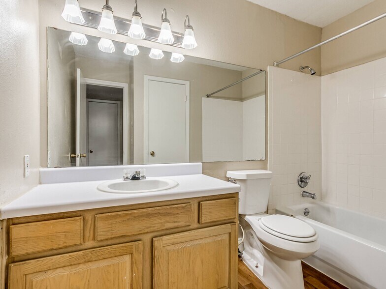 More Photos Of 1054 E 57th Pl, Tulsa Apartments For Sale