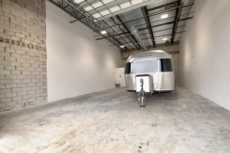 More Photos Of 7040 SE Federal Hwy, Hobe Sound Warehouse For Sale