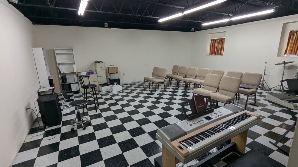 More Photos Of 1045 Coliseum Blvd, Montgomery Religious Facility For Sale