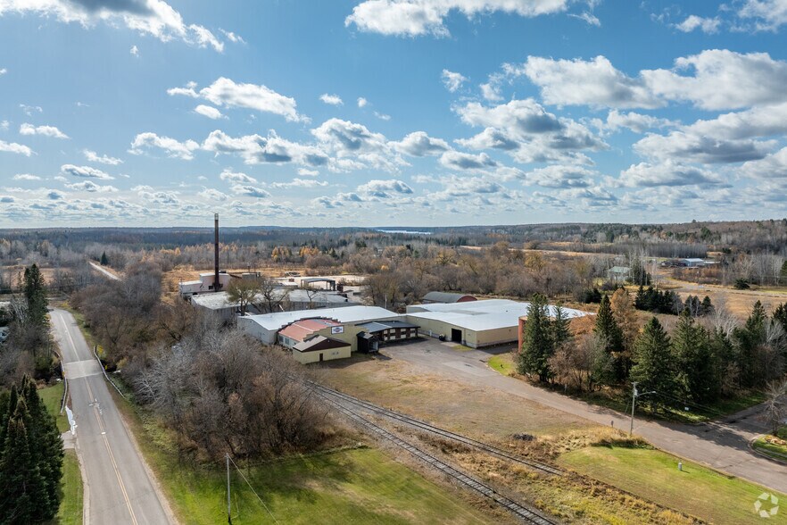 More Photos Of 236 S 2nd St, Butternut Distribution For Sale