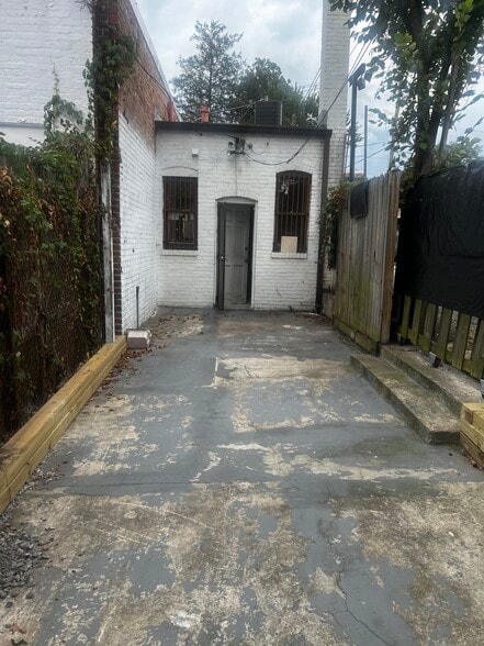 More Photos Of 3924 12th St NE, Washington Storefront For Lease