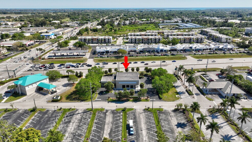 More Photos Of 3250 SE Federal Hwy, Stuart Freestanding For Lease