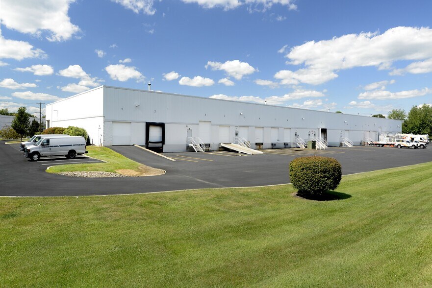 More Photos Of 7584 Morris Ct, Allentown Light Manufacturing For Lease