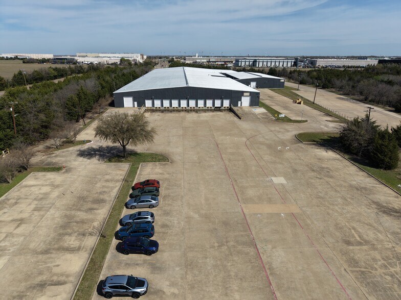 More Photos Of 2020 Industrial Blvd, Rockwall Warehouse For Lease