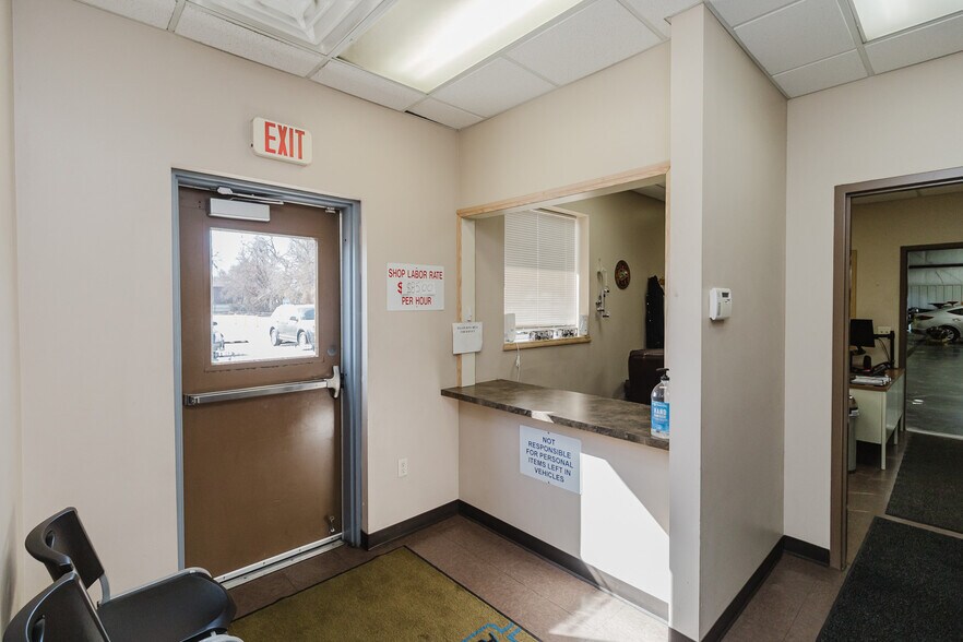 More Photos Of 3101 S Broadway St, Wichita Freestanding For Sale