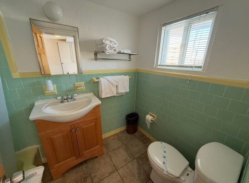 More Photos Of 4711 Atlantic Ave, Wildwood Hotel For Sale