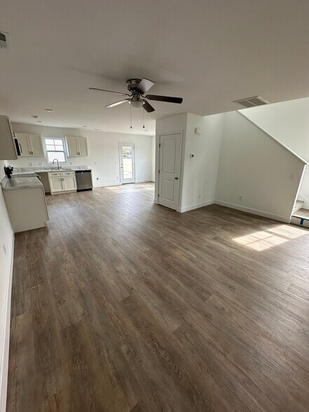 More Photos Of 4507 Greenway Ave, Wilmington Apartments For Sale