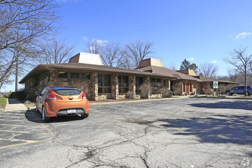 Primary Photo Of 16363 Pearl Rd, Strongsville Medical For Sale