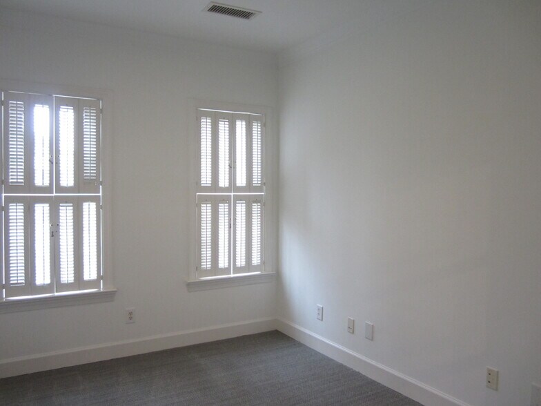 More Photos Of 452 E Paces Ferry Rd NE, Atlanta Office For Sale