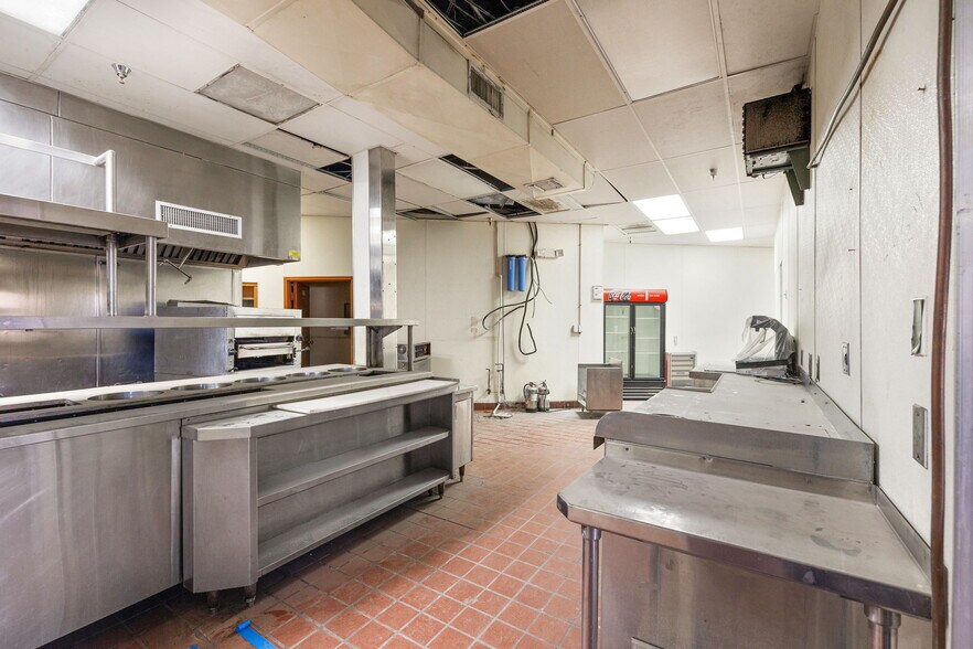 More Photos Of 73101 Highway 111, Palm Desert General Retail For Sale