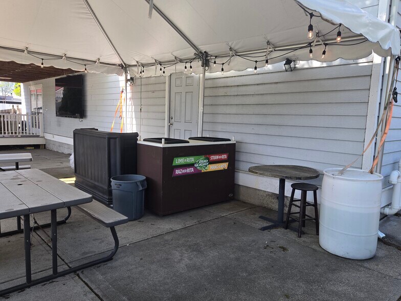 More Photos Of 78 Franklin St, Auburn Restaurant For Sale