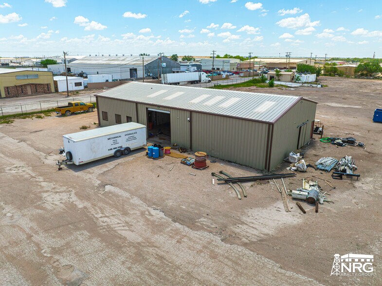 More Photos Of 3209 W Industrial Ave, Midland Warehouse For Lease