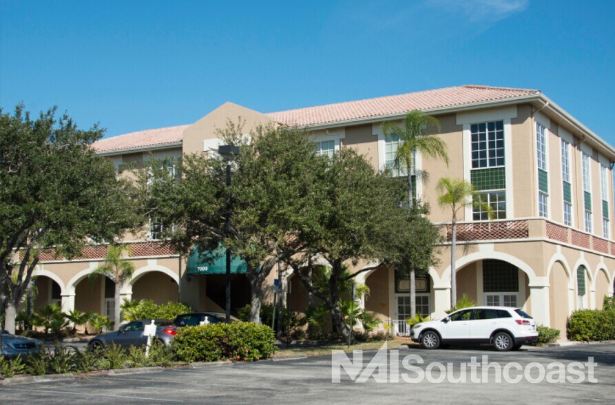 More Photos Of 7000 SE Federal Hwy, Stuart Office For Lease