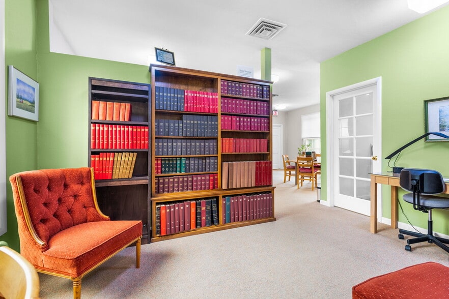 More Photos Of 537 7th Ave SW, Albany Religious Facility For Sale