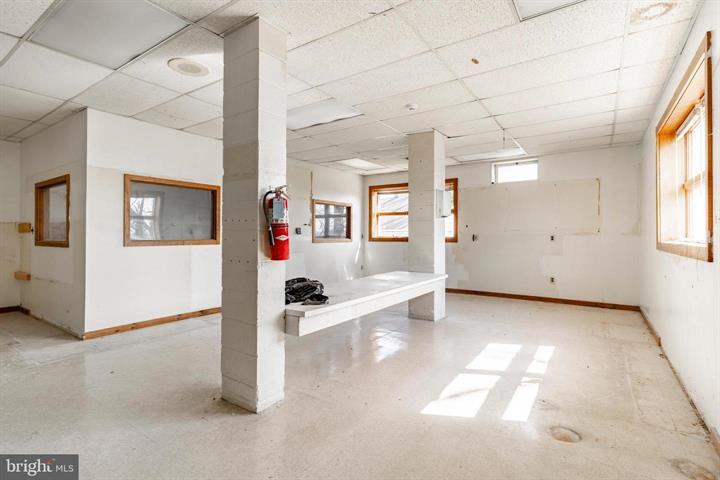 More Photos Of 915 N Hanover St, Elizabethtown Medical For Sale