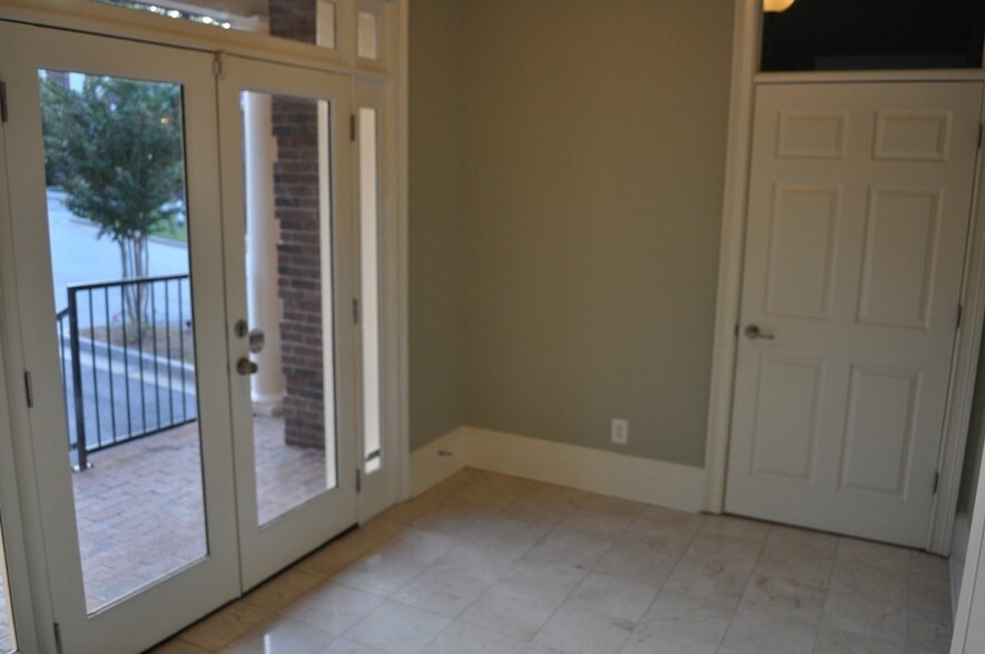 More Photos Of 4330 S Lee St, Buford Medical For Lease