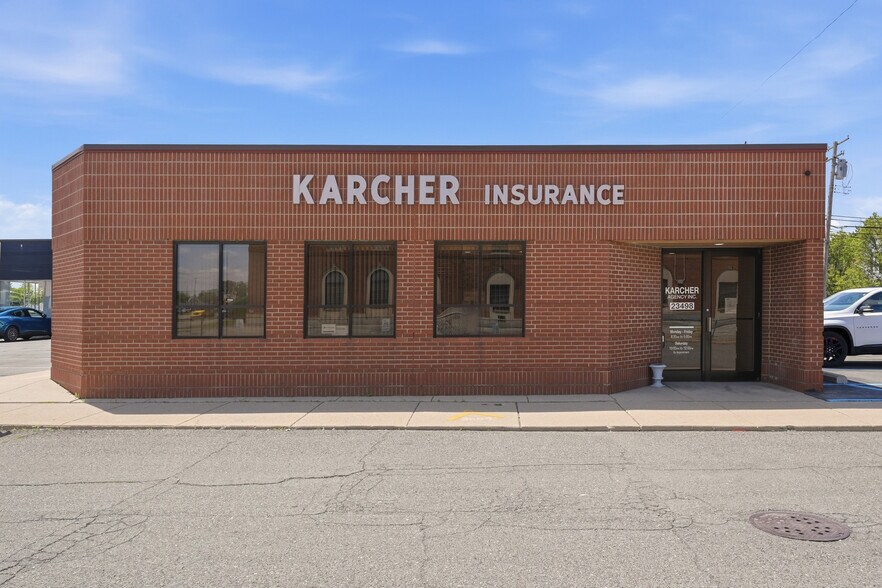More Photos Of 23498-23520 Michigan Ave, Dearborn Office For Lease