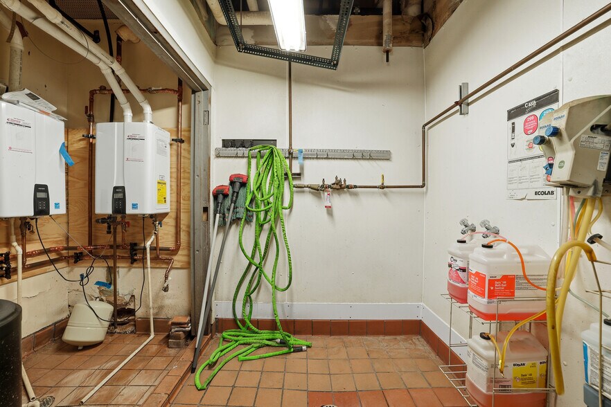 More Photos Of 143 Division St, Stevens Point Restaurant For Sale