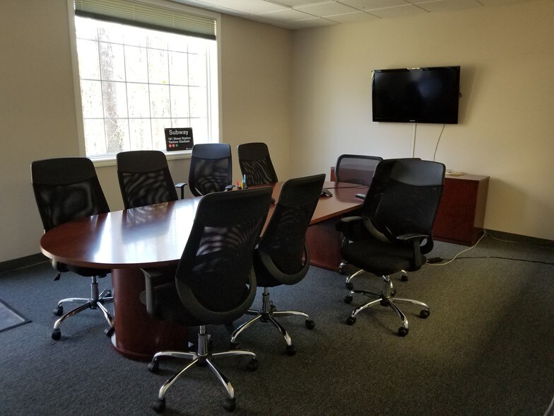 More Photos Of 2346 Boston Post Rd, Guilford Office For Lease