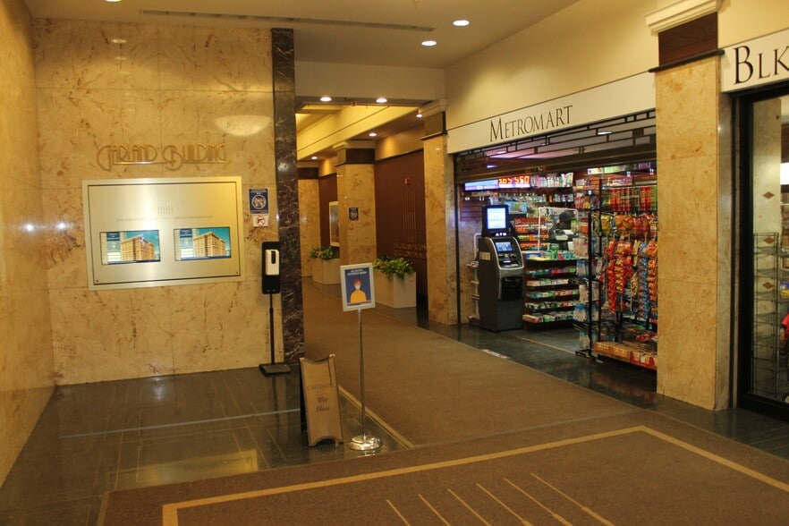More Photos Of 50 E Washington St, Chicago Office For Sale