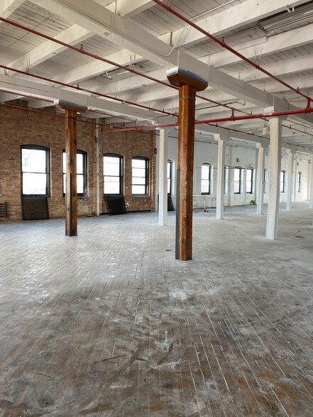 More Photos Of 2201 S Halsted St, Chicago Loft Creative Space For Lease