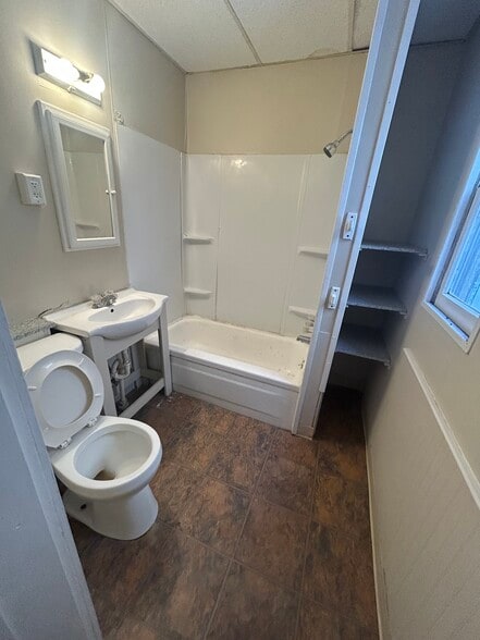 More Photos Of 980-998 Jefferson Ave, Washington Apartments For Sale