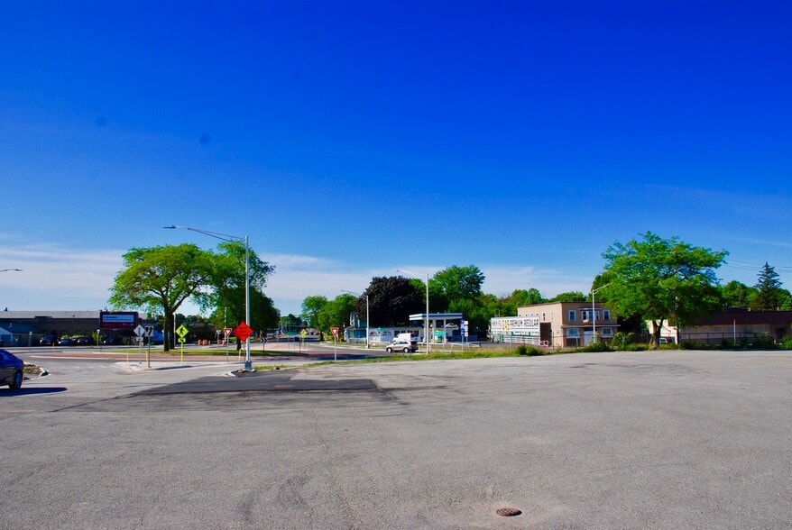 More Photos Of 10 Mt Read Blvd, Rochester Light Distribution For Lease